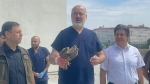 Afyon’da tedavi edilen orman baykuşları ve şahin doğaya salındı