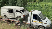 Afyon’da minibüs şarampole devrildi üçü çocuk 5 yaralı var