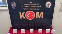 İletişim dükkanında 350 bin liralık kaçak cep telefonu ele geçirildi
