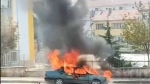 Park halindeki araç küle döndü