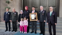 Afyon’da şehit aileleri ve gazilere ‘Devlet Övünç Madalyası’ verildi
