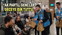 AK Partili gençler, geceye ışık tuttu