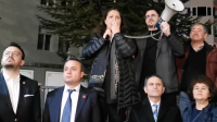 Belediye Başkanı Burcu Köksal: “Seçilmişleri, atanmışlara oyuncak ettirmeyin!”