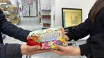Halk Market ihtiyaç sahiplerine destek olmaya devam ediyor