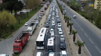 İzmir-Ankara kara yolunun Manisa geçişinde bayram hareketliliği sürüyor