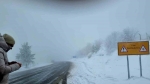 Kar yağışı ve buzlanma sürücüleri olumsuz etkiledi