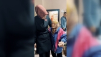 84 yaşındaki kadından Afyon Valisi Yiğitbaşı’na güzel sözler