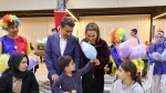 Vali Aygöl, çocuklarla ilgilendi