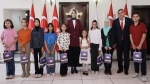 Ödüllerini Vali Yiğitbaşı verdi