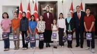 Ödüllerini Vali Yiğitbaşı verdi