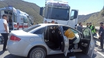 3 otomobil ve tır trafik kazasına karıştı