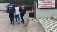 Afyon Çobanlar’da jandarma tarafından basıldı: Silahla tehdit suçundan aranıyordu