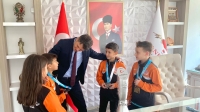 Afyonlu Minik Şampiyonalardan Kaymakam Çengel’e Ziyaret