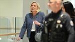 Fransa’da Ulusal Barolar Konseyi, Le Pen’i suçlu bulan yargıca yönelik saldırıları kınadı
