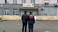 Afyon’da 7 yıl hapis cezası olan şahıs yakalandı: Hırsızlık, mala zarar verme…