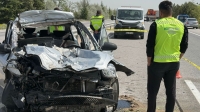 Afyon Emirdağ’da can pazarı: Otomobil tıra çarptı, ölü ve çok sayıda yaralı var!