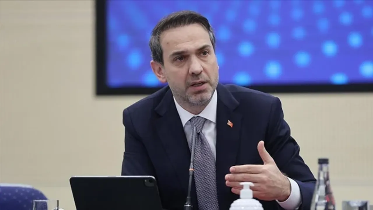 Bakan Bayraktar Açıkladı: Türkiye Avrupa’nın Elektrik Kesintisinden Etkilenecek Mi?