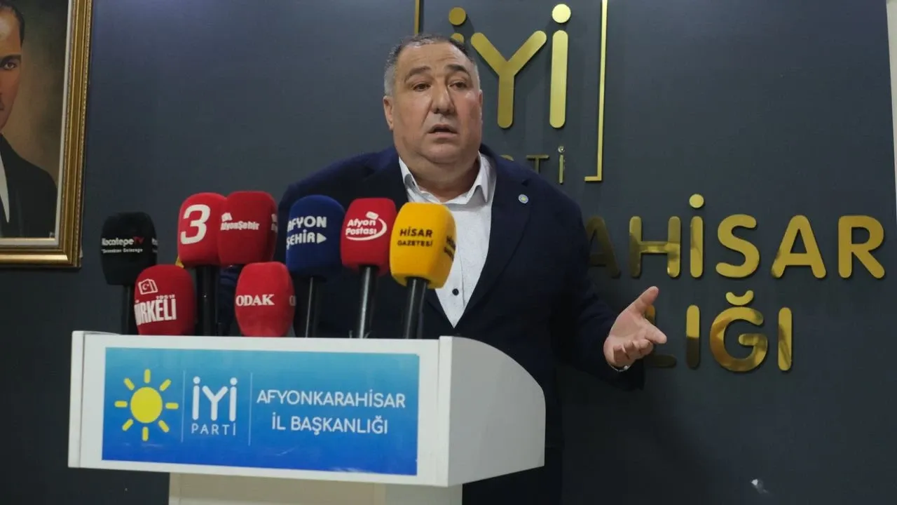 İYİ Partili Mısırlıoğlu’ndan Flaş İddia! : “Gençler İş Beklerken Emeklileri Tekrar İşe Alıyorlar”