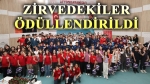 Zirvedekiler ödüllerini törenle aldı