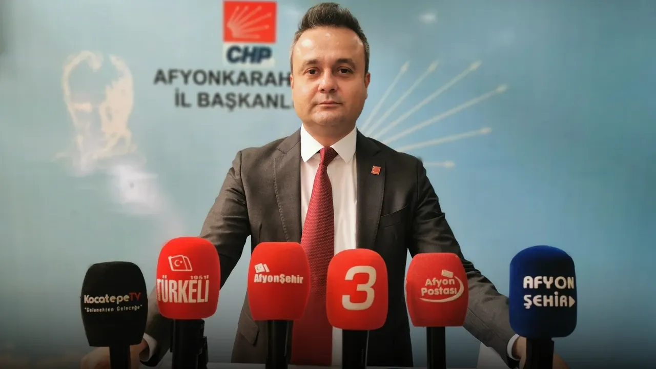 CHP’li Erhan’dan AK Partili Şahin’e: “Siyasetin sağladığı imkanlarla hangi kurumların avukatlığını yapıyorsun?”