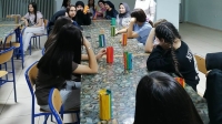 Hisarcık’ta Öğrenciler Atık Malzemelerden Aksesuar Yapımını Öğreniyor