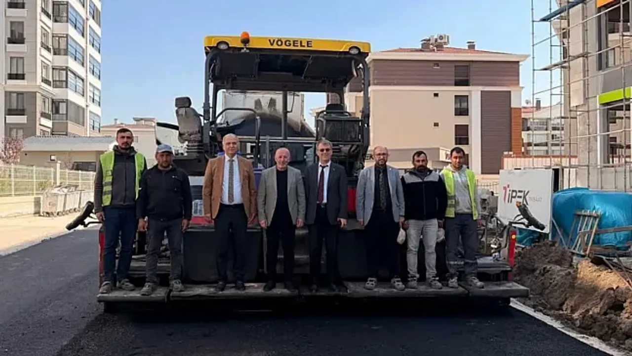 Erkmen’de sıcak asfalt çalışmaları