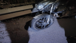 Kontrolden Çıkan Motosiklet Yere Devrildi: Yaralı Var…