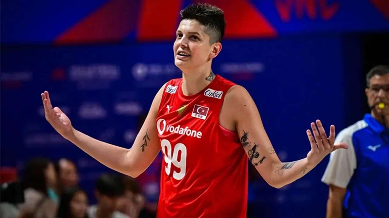 Voleybolda Ebrar Karakurt şoku!..