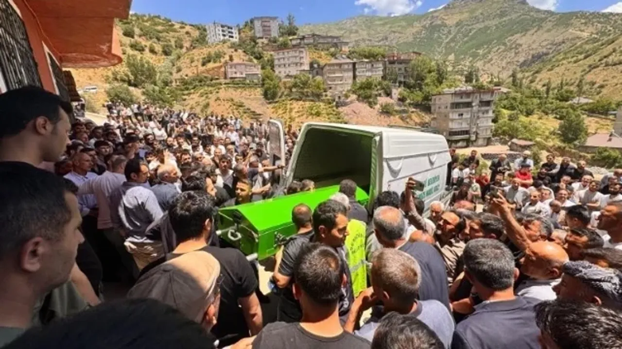 Uzman çavuş, kayınpederinin evini bastı, 4 ölü