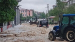 Afyon’da 30 dakikada her şey değişti: Bir anda bastırdı, yollar kapandı, kepçeler yola indi! İnanılmaz görüntü!
