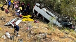 Yolcu minibüsü şarampole uçtu! 4 ölü, 10 yaralı